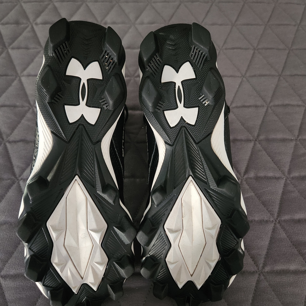 Under Armour Cleats Size 4.5 Youth - Picture 3 of 5